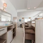 Deluxe Four Bedroom With Private Pool 4 וילה