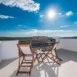 וילה Deluxe Four Bedroom With Private Pool 4 Debeljak