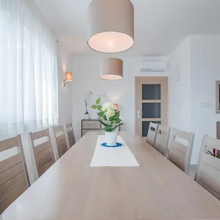 Deluxe Four Bedroom With Private Pool 4 Villa *