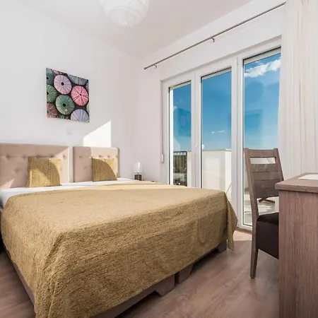 Deluxe Four Bedroom With Private Pool 4 *