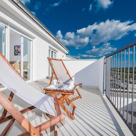 Vila Deluxe Four Bedroom With Private Pool 4 *