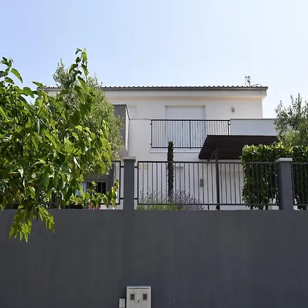 Deluxe Four Bedroom With Private Pool 4 Debeljak
