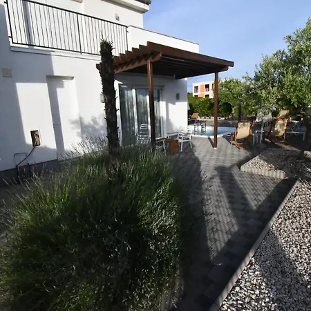 וילה Deluxe Four Bedroom With Private Pool 4 Debeljak