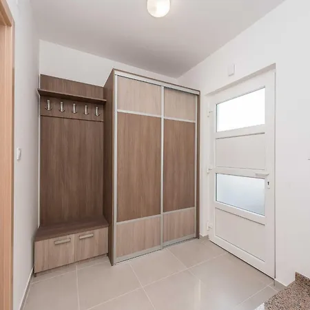 Villa Deluxe Four Bedroom With Private Pool 4 Debeljak