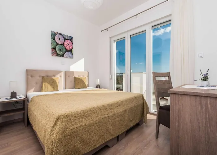 Deluxe Four Bedroom With Private Pool 4 *