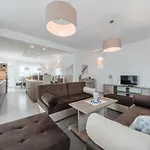Deluxe Four Bedroom With Private Pool 4 فيلة Debeljak