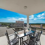Deluxe Four Bedroom With Private Pool 4 فيلة Debeljak