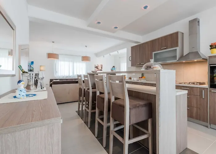 빌라 Deluxe Four Bedroom With Private Pool 4 *