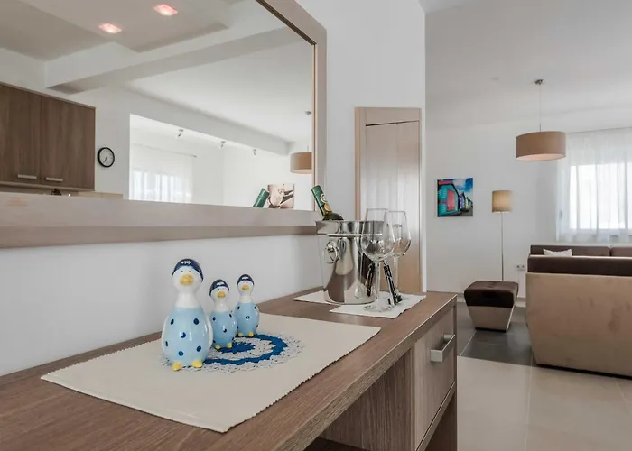 Deluxe Four Bedroom With Private Pool 4 *