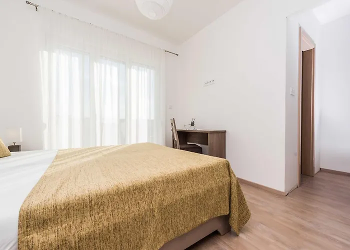 Deluxe Four Bedroom With Private Pool 4 빌라 Debeljak