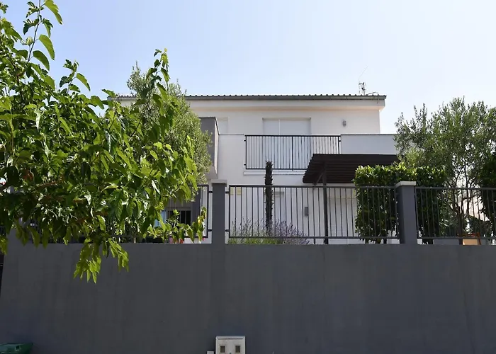 Deluxe Four Bedroom With Private Pool 4 Debeljak