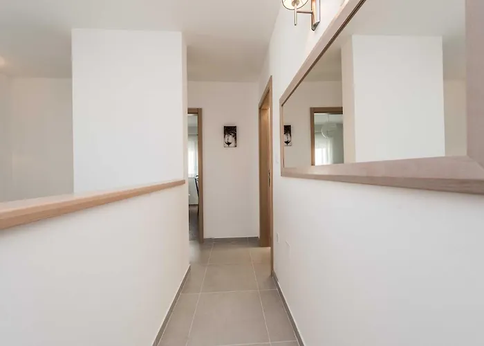 Deluxe Four Bedroom With Private Pool 4 *